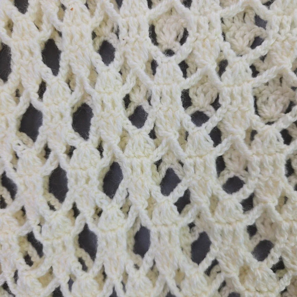 Crochet Scarf Knit Fringe Wrap OS Cream Vintage Boho Open Weave Tassel